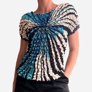 Popcorn accordion crinkle pleated bubble short sleeve shirt vintage - size M